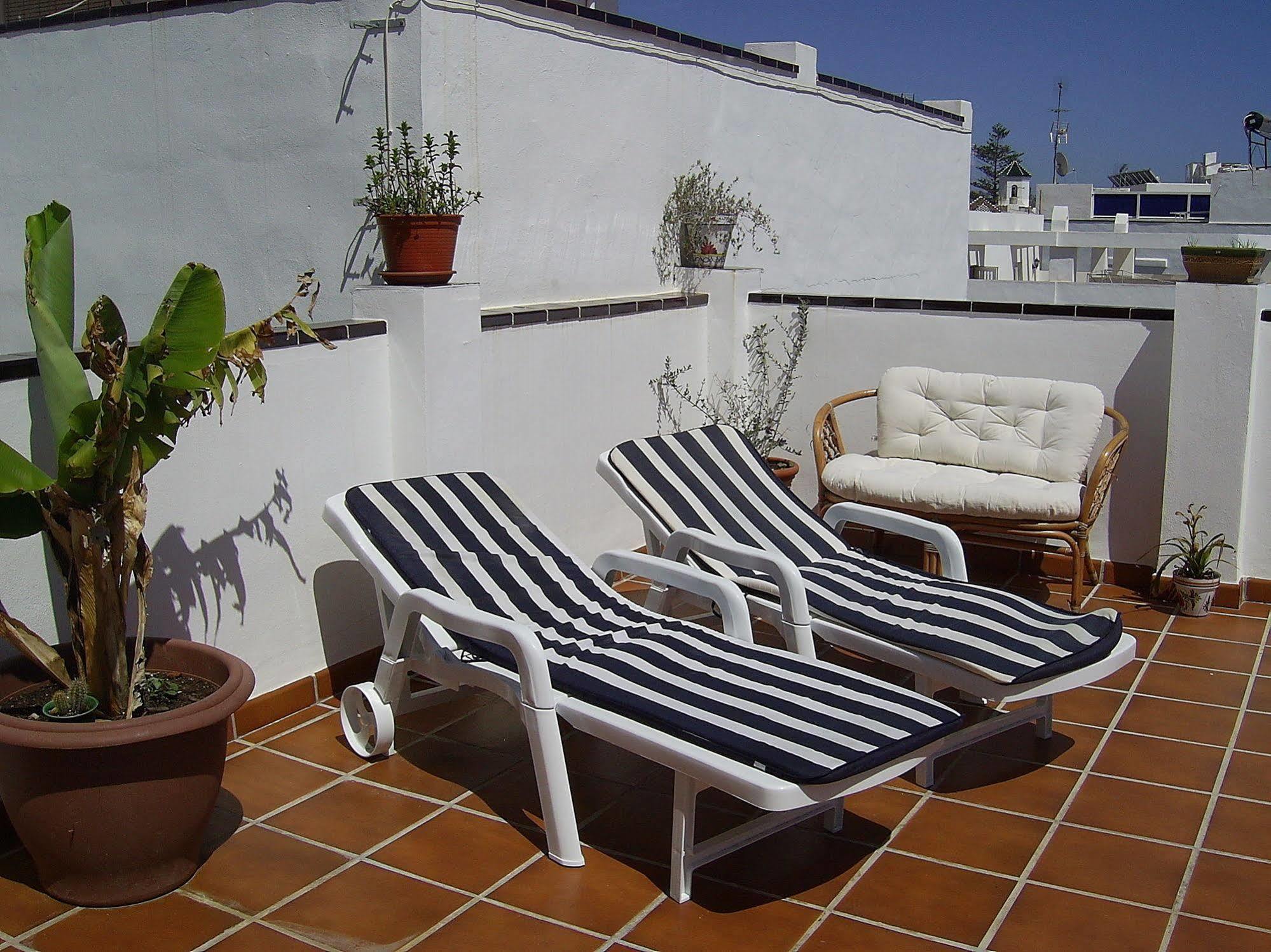 Apartamentos El Barrio Nerja Exterior photo